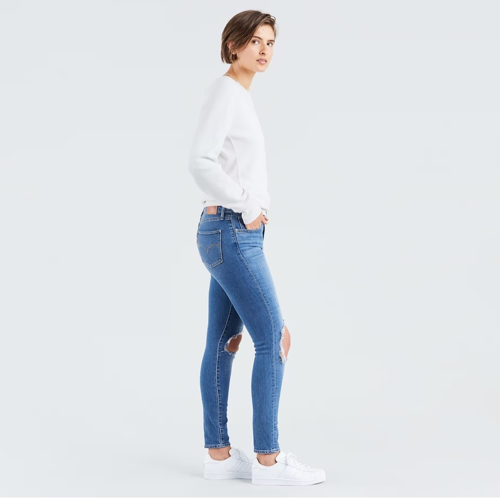Levi’s 721 High Rise Ripped Jeans - Picture 4 of 15